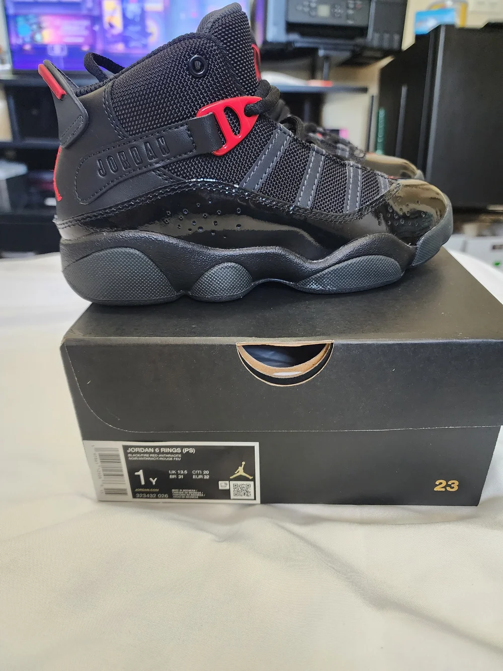 Nike Air Jordan 6 Rings Toddler/Youth Black and Red  Sneakers